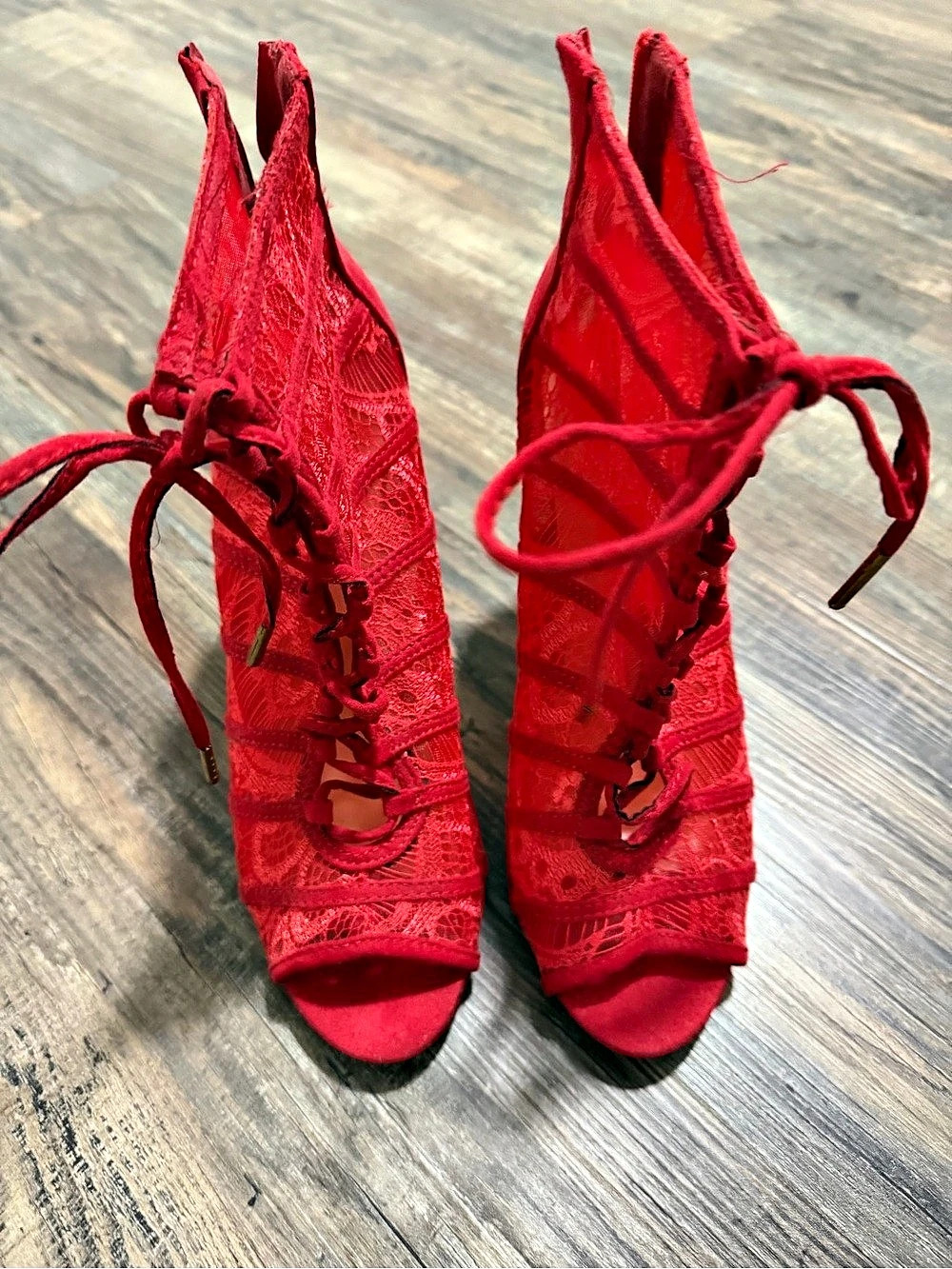 JustFab Women’s Lace-Up Lace Heels in Red $35.00 Size 8